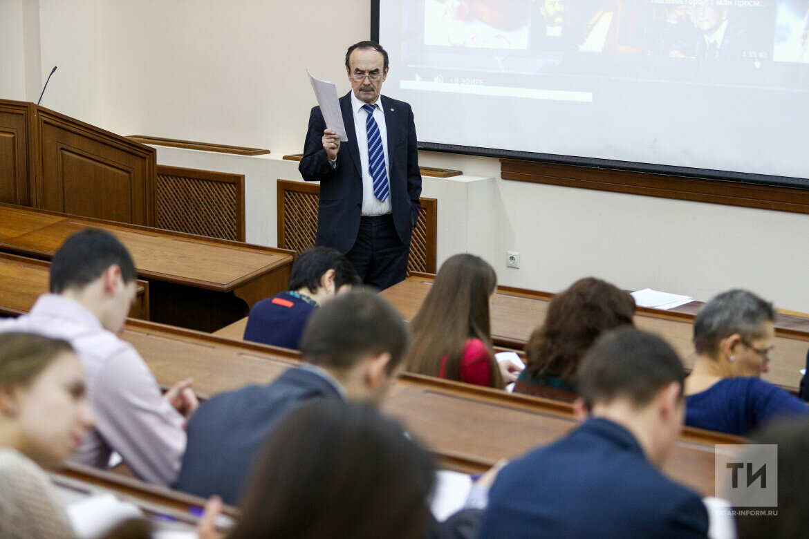 ​«В советское время некоторым инженерным специальностям учили пять с половиной лет без всякой магистратуры». Фото: © «Татар-информ»