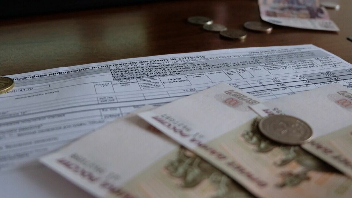     Самое большое количество должников проживает в Сургуте.