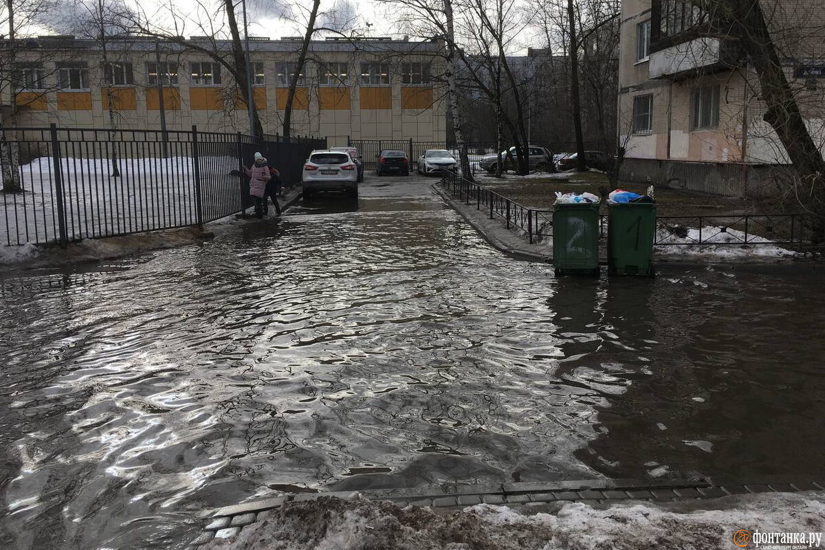 Маленький маяк на Вилькицком бульваре в Василеостровском районе стал самым  настоящим морским. Читайте на 