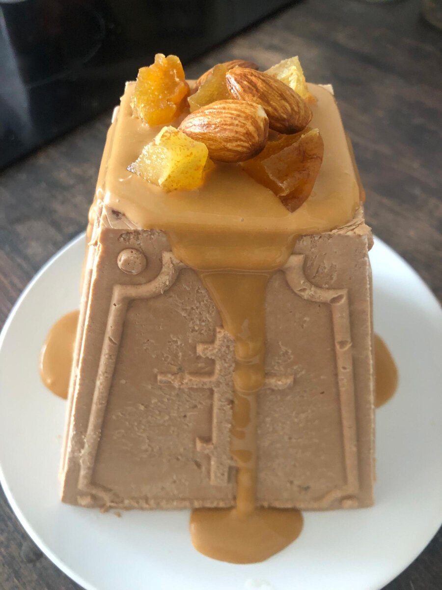 пасха с шоколадом и вяленой грушей