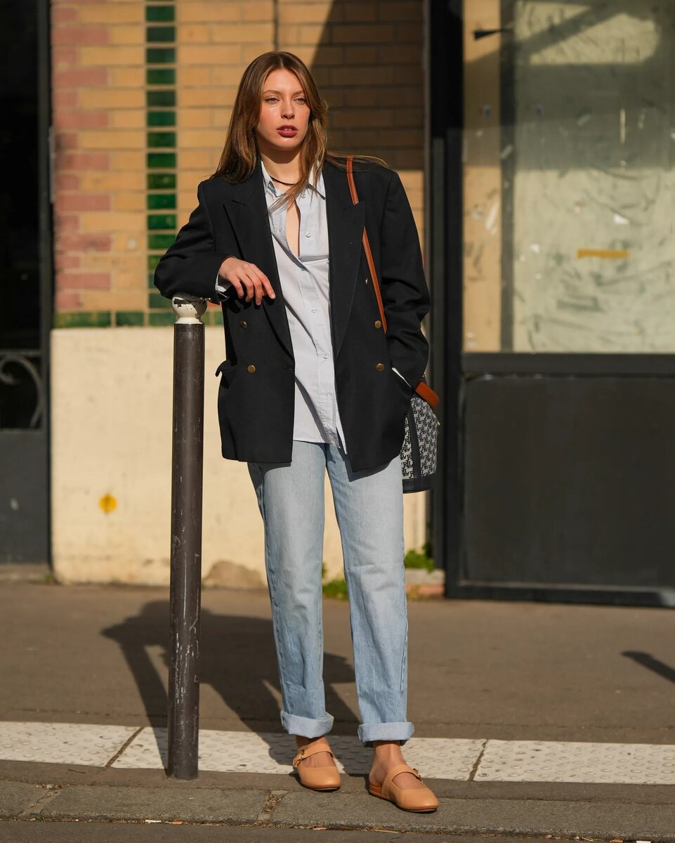 Обувь здесь самая модная, а сумка стильная 