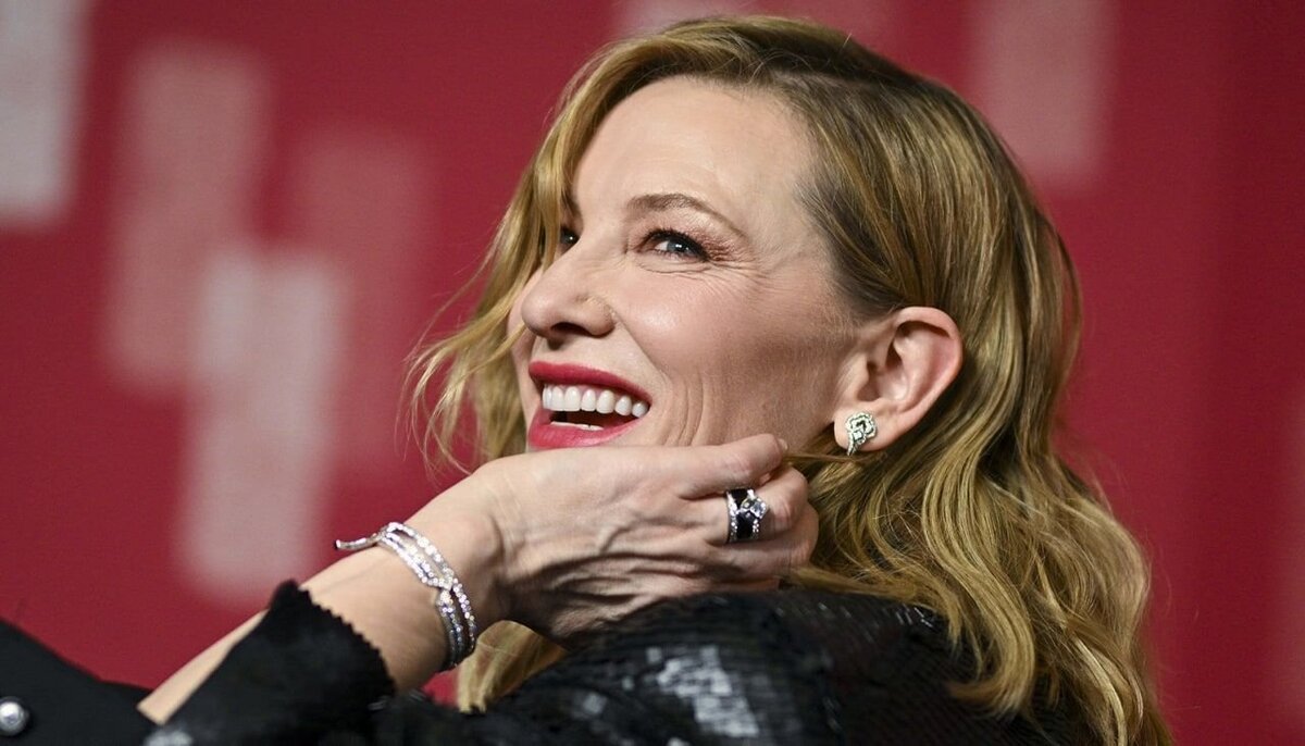 Знаменитости до 12 лет 2022. 7 декабря знаменитости. Неудачная смена имиджа звезд. Как выглядели звезды при смерти. Знаменитости которые родились 13 августа.