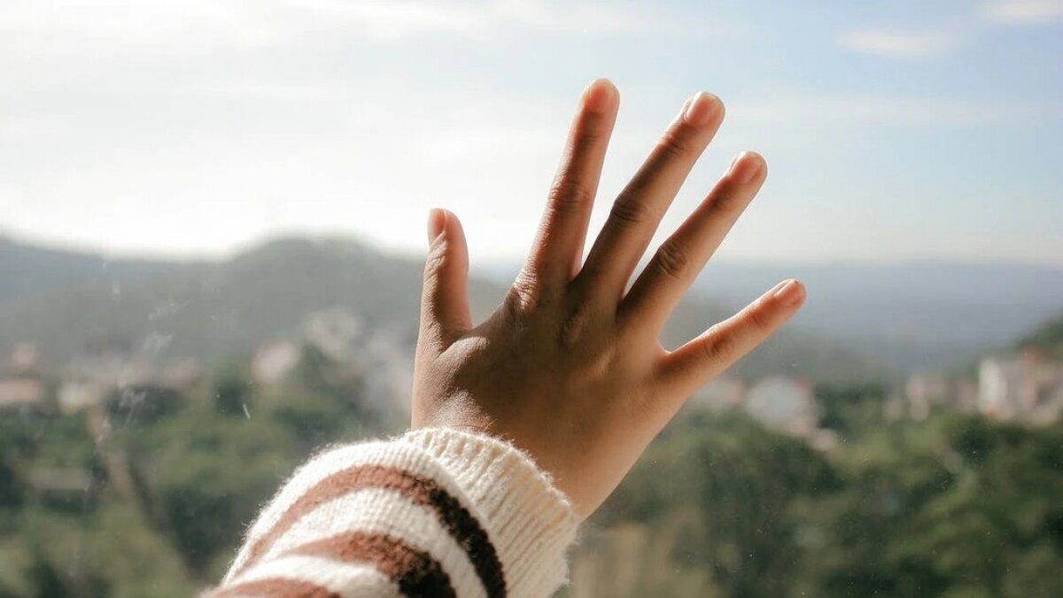    В саратовской школе первокласснику нарочно сломали дверью палецНовости Саратова и области – Сетевое издание «Репортер64»