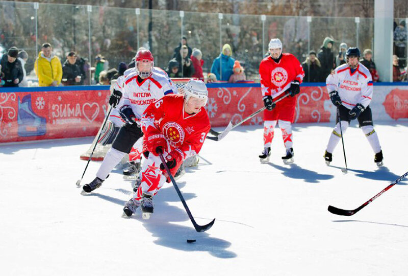    Легенды хоккея. Выходи во двор