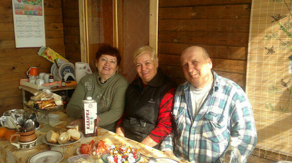 Вот в зимний денёк отправились на дачу