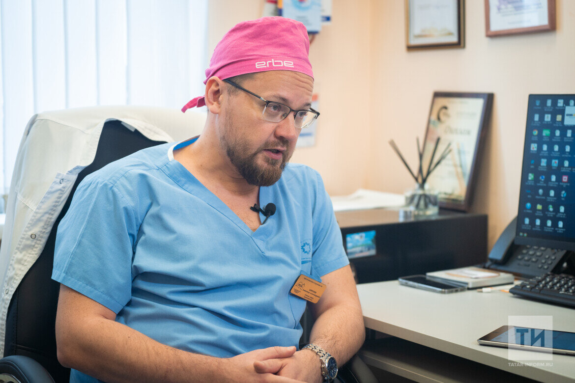 ​Александр Киршин: «Мы приняли решение ее оперировать, других вариантов радикального излечения этого заболевания не существует». Фото: © Владимир Васильев / «Татар-информ»