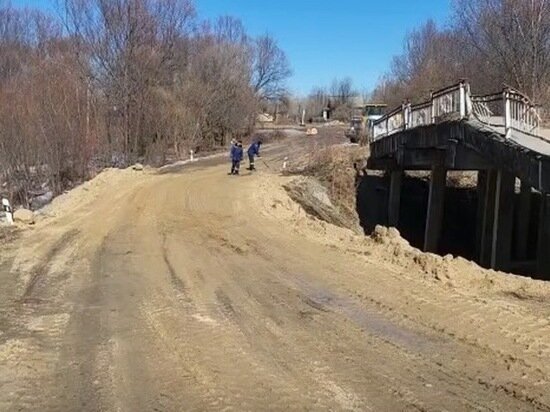     В Приамурье вода стала препятствием по пути к селу Сохатино ФОТО: скрин с видео