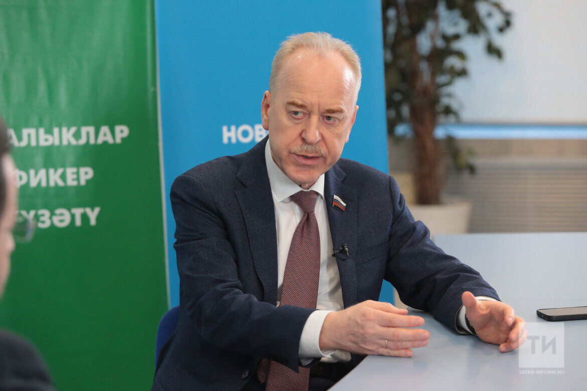 Александр Терентьев: «На мой взгляд, деятельность в Совете Федерации является неким логическим продолжением той работы, которой я занимался в Татарстане, возглавляя направление внутренней политики Администрации Президента РТ». Фото: © Рамиль Гали / «Татар-информ»