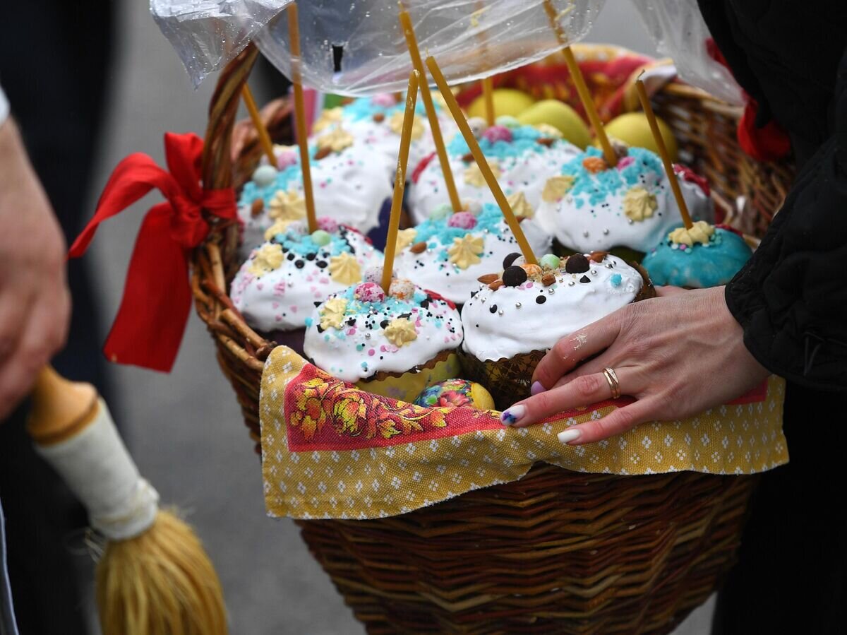    Освящение пасхальных куличей © РИА Новости / Александр Кряжев