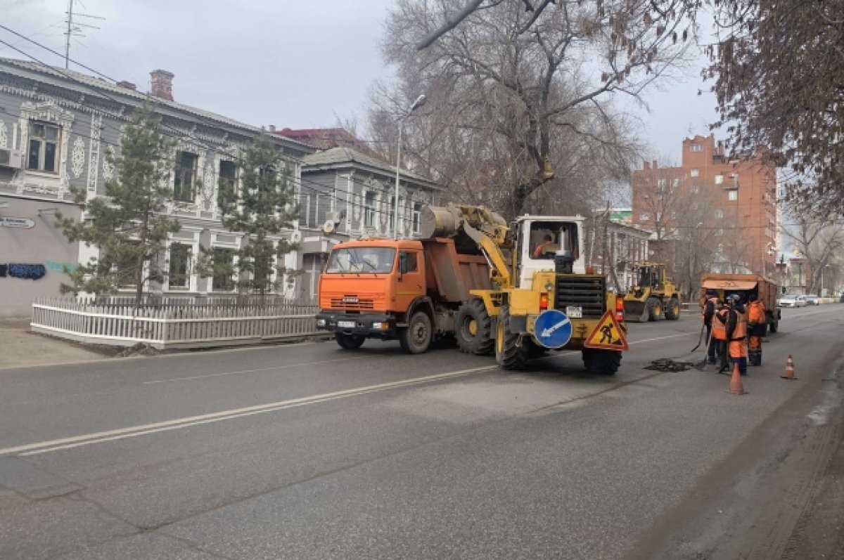    В Самаре увеличили площадь аварийно-ямочного ремонта дорог до 10 300 м²