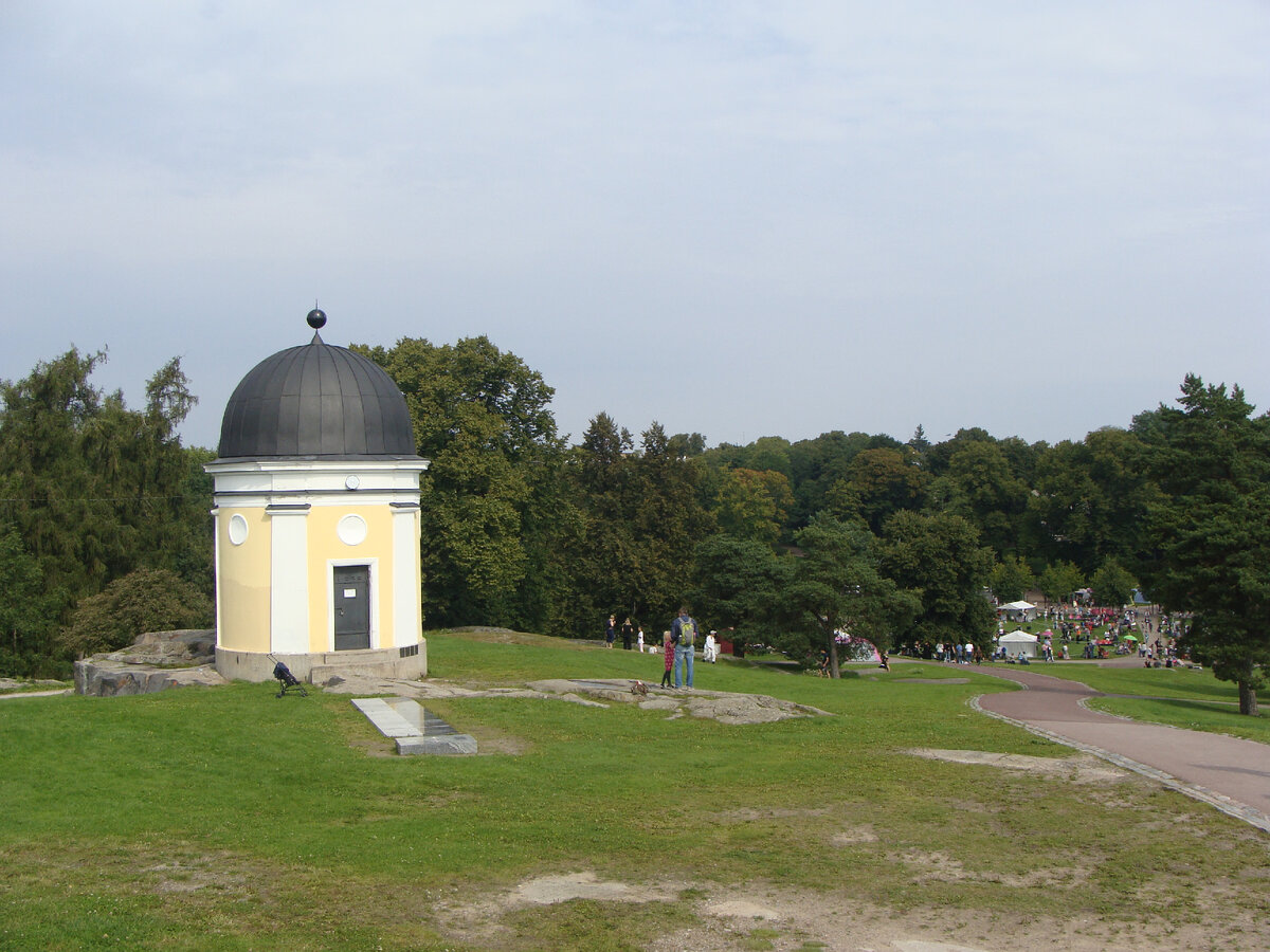 Палаточный городок в парке Хельсинки