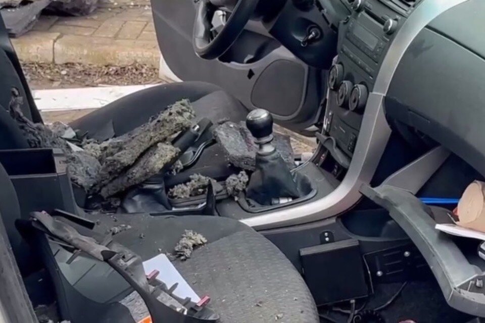     Взрыв произошел, когда полковник садился на водительское сиденье. Фото: Скриншот видео ТГ/Военный Донецк