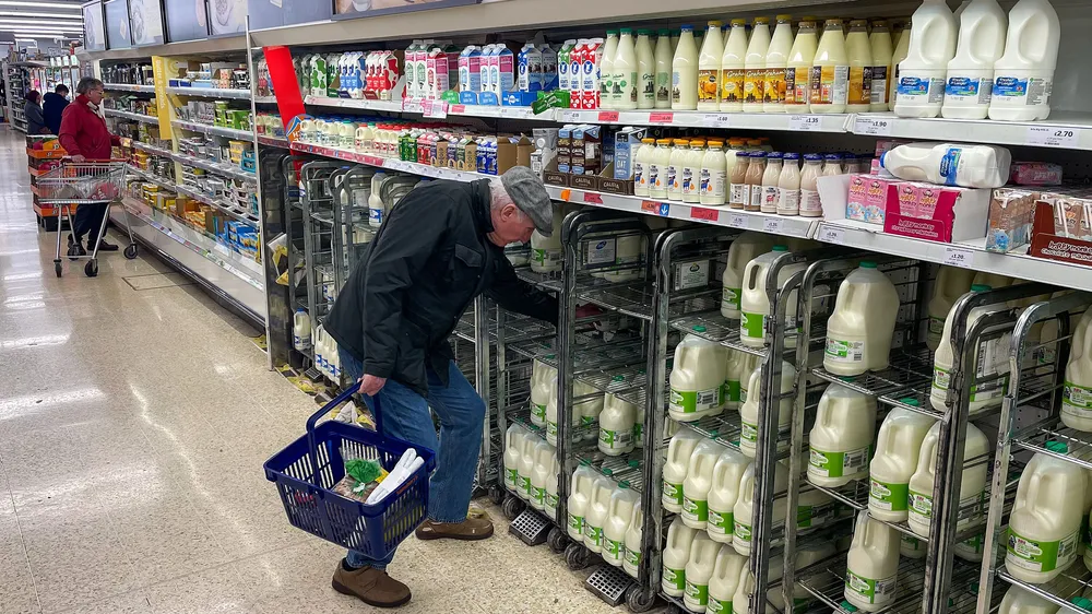 Внутри супермаркета Sainsbury's в восточной части Лондона, 20 февраля 2023 г. © Daniel Leal/AFP/Getty Images