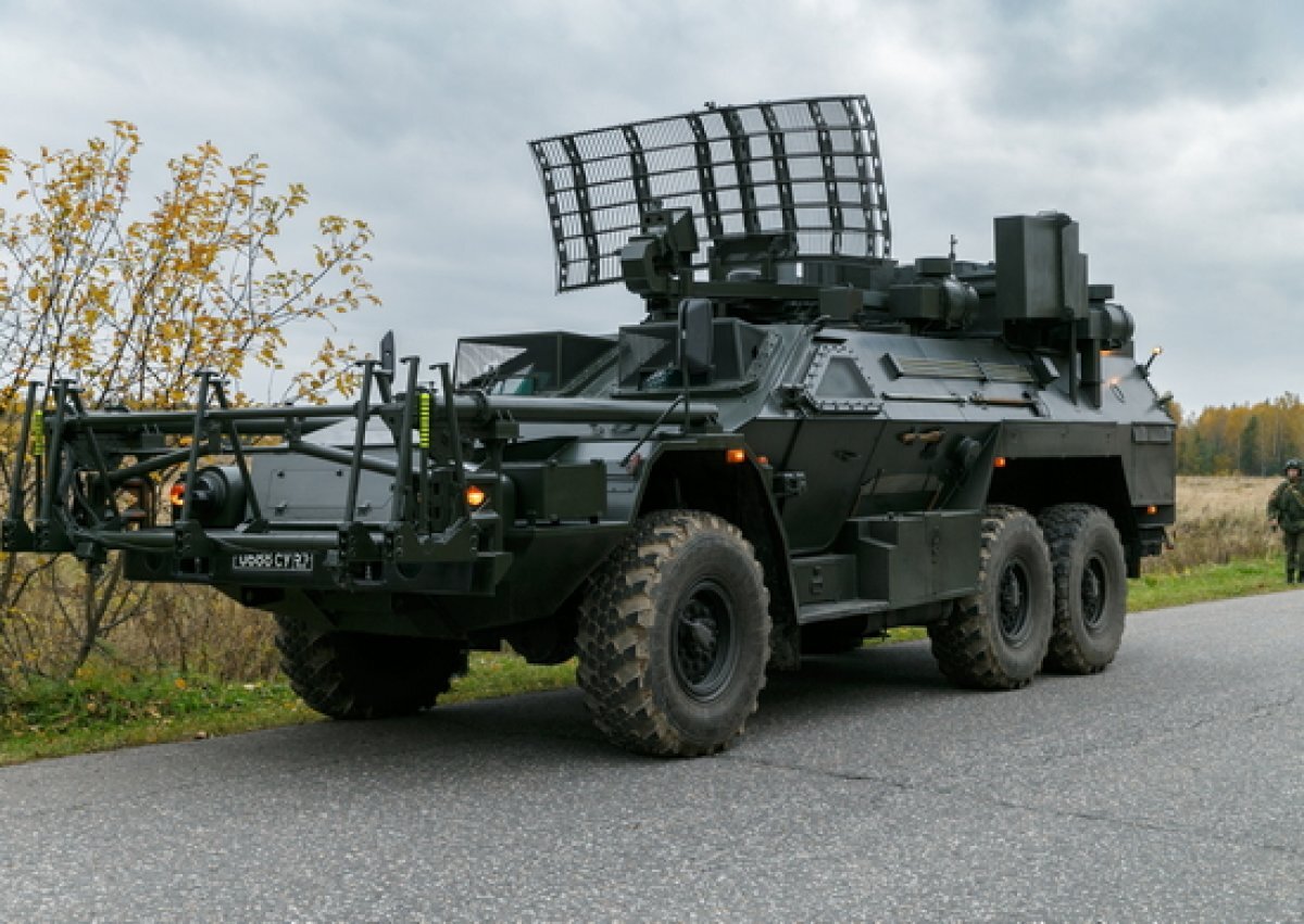    В Новосибирске военные впервые опробовали саперную машину «Листва»