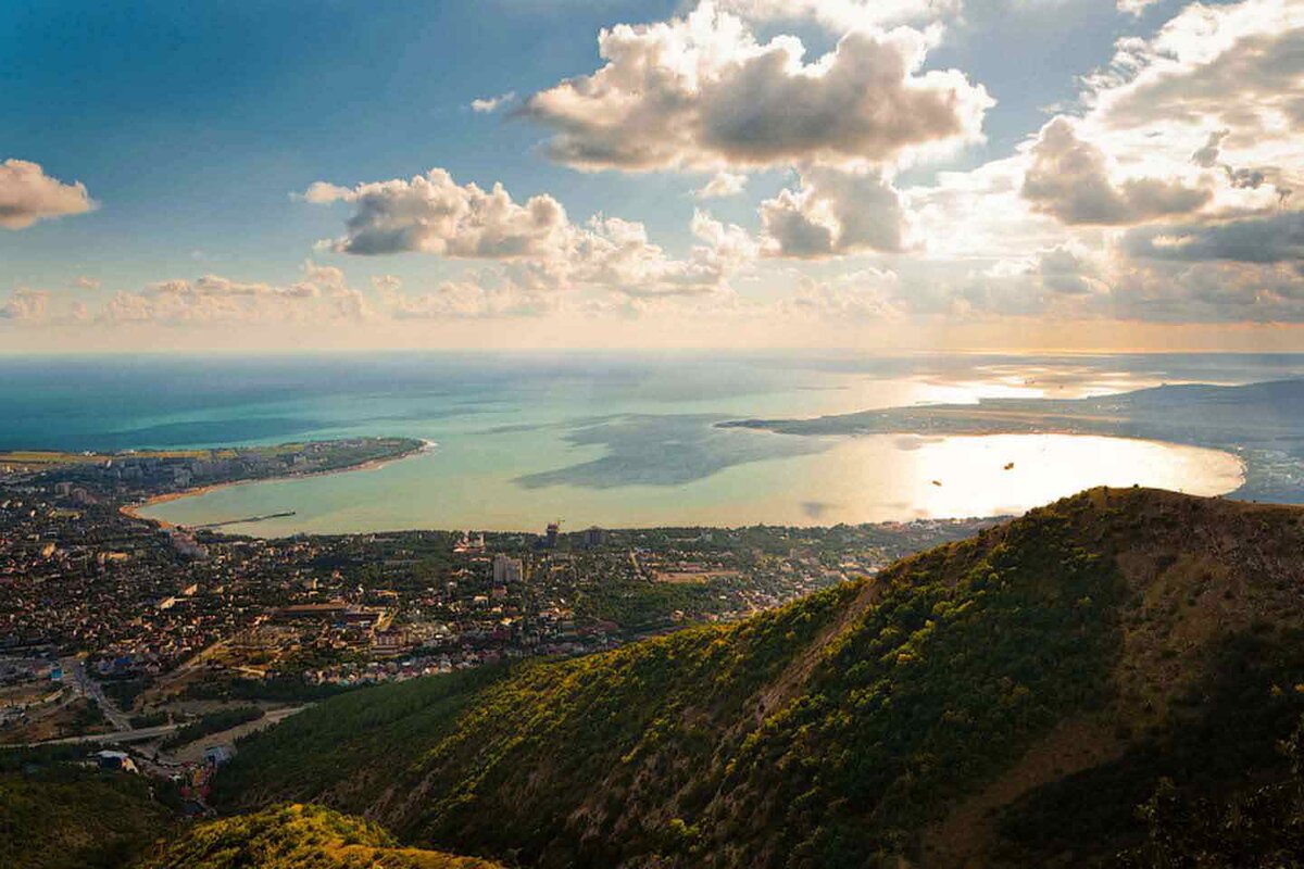 Геленджикская бухта панорама