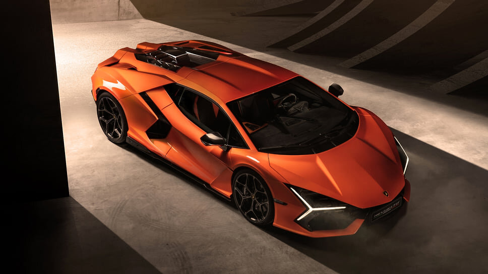 Фото: Lamborghini📷Lamborghini Revuelto