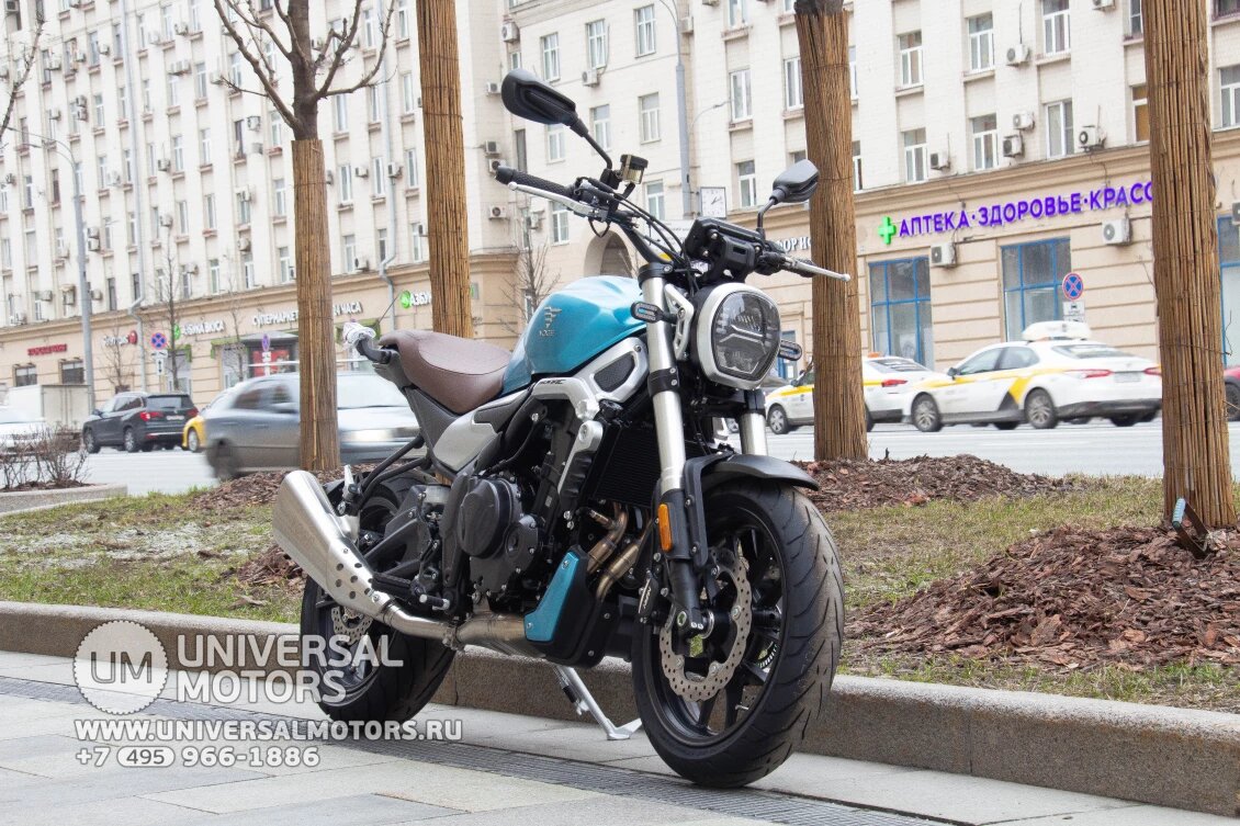 Мотоцикл Voge 500 AC из магазина Юниверсал Моторс