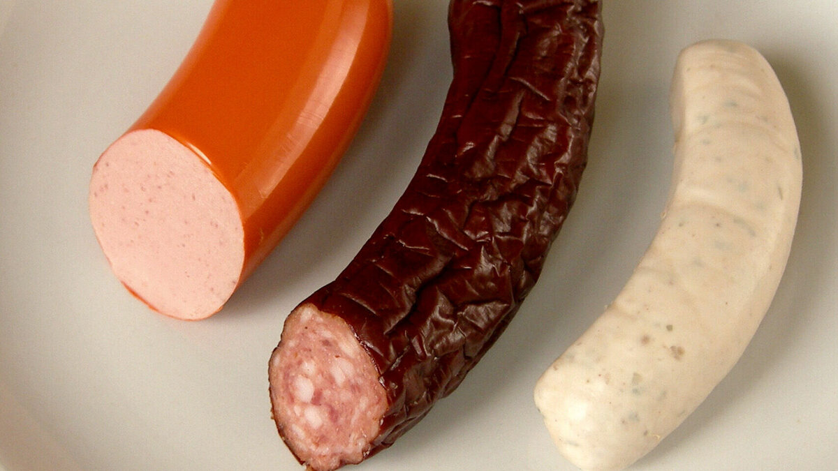     В Ростовской области в колбасе одного из производителей мясной продукции нашли ингредиенты, не заявленные в маркировке, об этом сообщили в пресс-службе ФГБУ «Ростовского референтного центра Россельхознадзора».