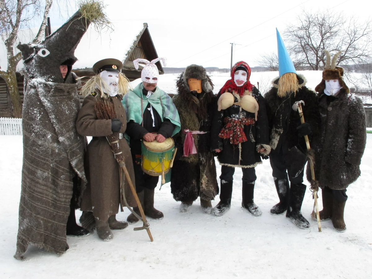 Кадр из к/ф «Небесные жёны луговых мари»