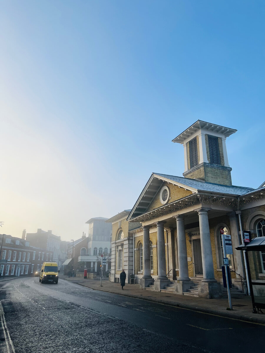 Вид на библиотеку, которая когда-то была кукурузной биржей. Фотография из личного архива. 