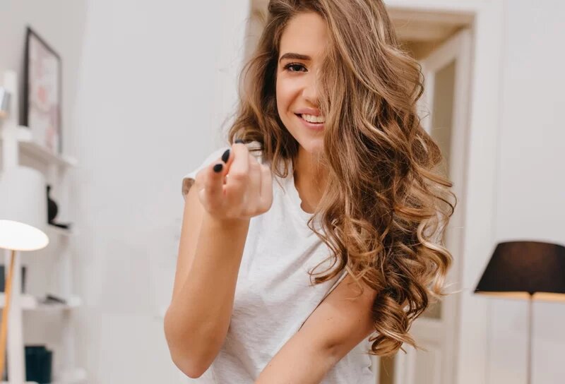    В Советском Союзе лак для волос появился в 1971 году, а изготавливать его начали в Невинномысске под брендом «Прелесть»