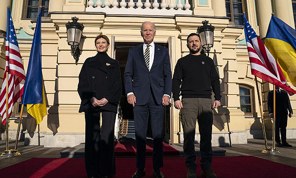 Байден прилетел в киев