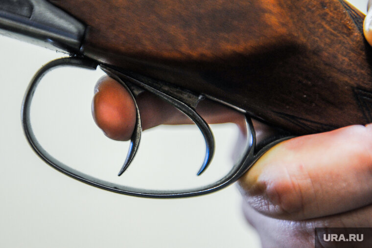    Мужчину в лесу поймали с карабином и пятью патронами