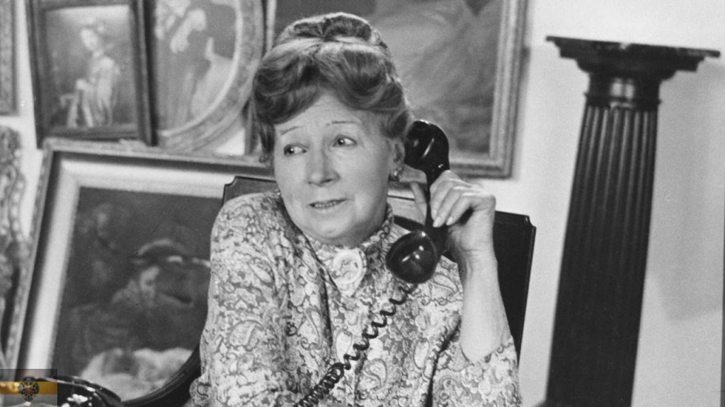 Как может актриса, в принципе не сыгравшая ни одной большой роли за всю свою многолетнюю театральную карьеру, стать любимицей многомилионной страны? А вот так! Если эта актриса – Рина Зеленая.-2