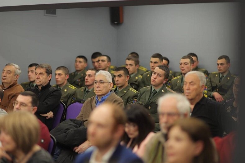 В Ереване состоялась премьера историко-документального фильма «Танкист номер один» о Маршале Амазаспе Бабаджаняне. Фото. Видео