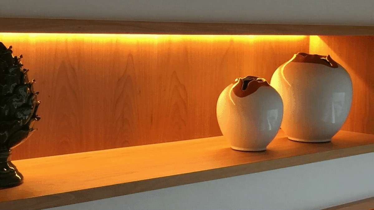 Подсветка интерьера светодиодной лентой с теплым свечением