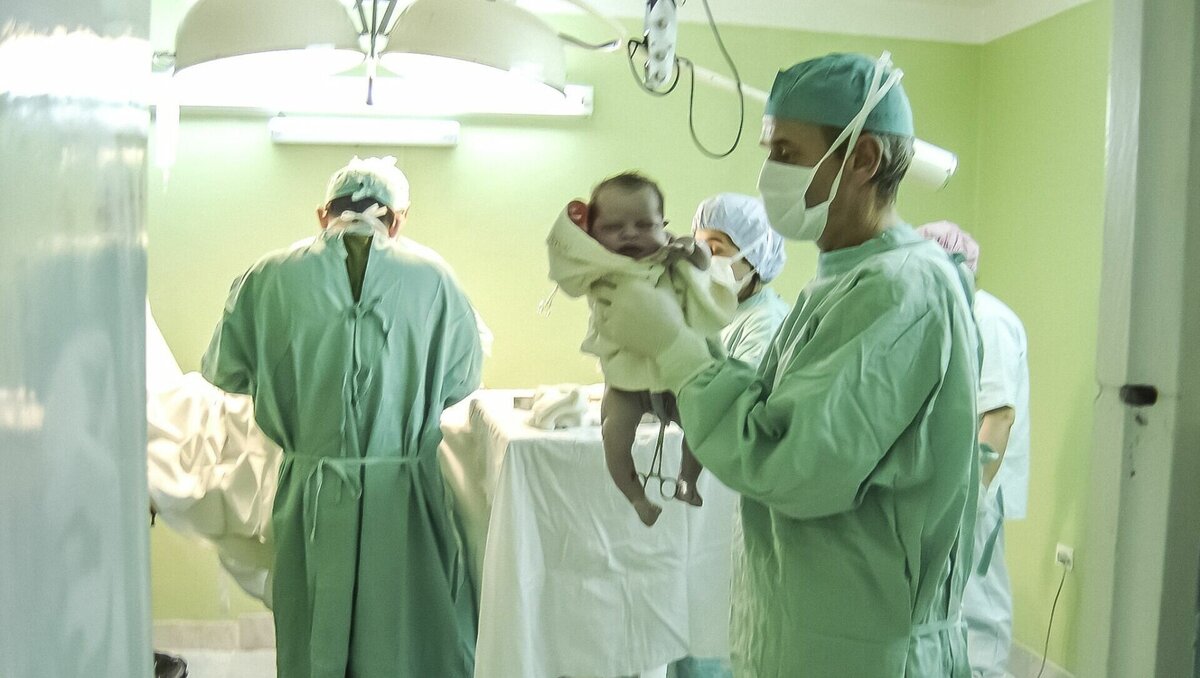     В Ростове-на-Дону детский нейрохирург Кристина М. погибла в результате кровотечения, возникшего после кесарева сечения, об этом сообщили местные СМИ.