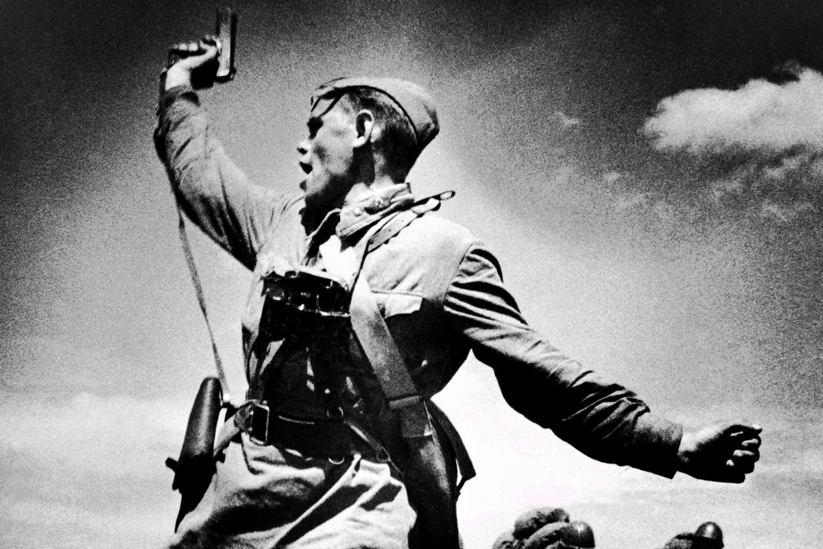 фото из общедоступных источников ed-limonov.livejournal.com Комбан политрук Еременко Комбат Макса Альперта, 1942