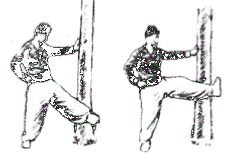 Сперва нарабатываем правильно усилие на дереве. Долго и тщательно, при этом укрепляем и подготавливаем наши ноги. И - ум. что важно.