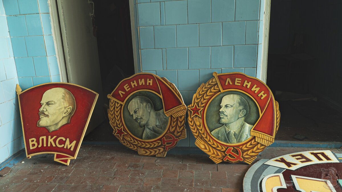 Ломающие стереотипы кадры из заброшенного советского завода