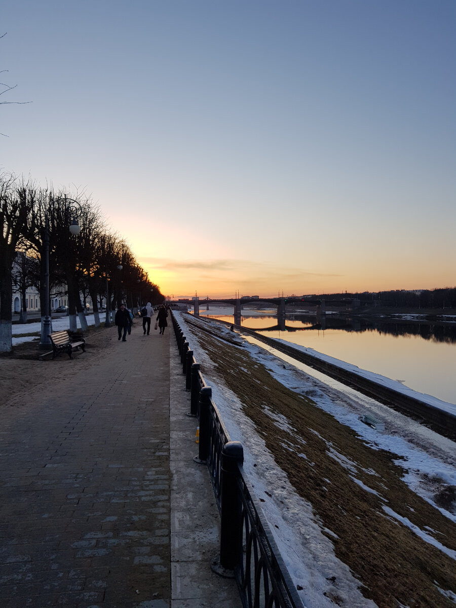 Набережная 