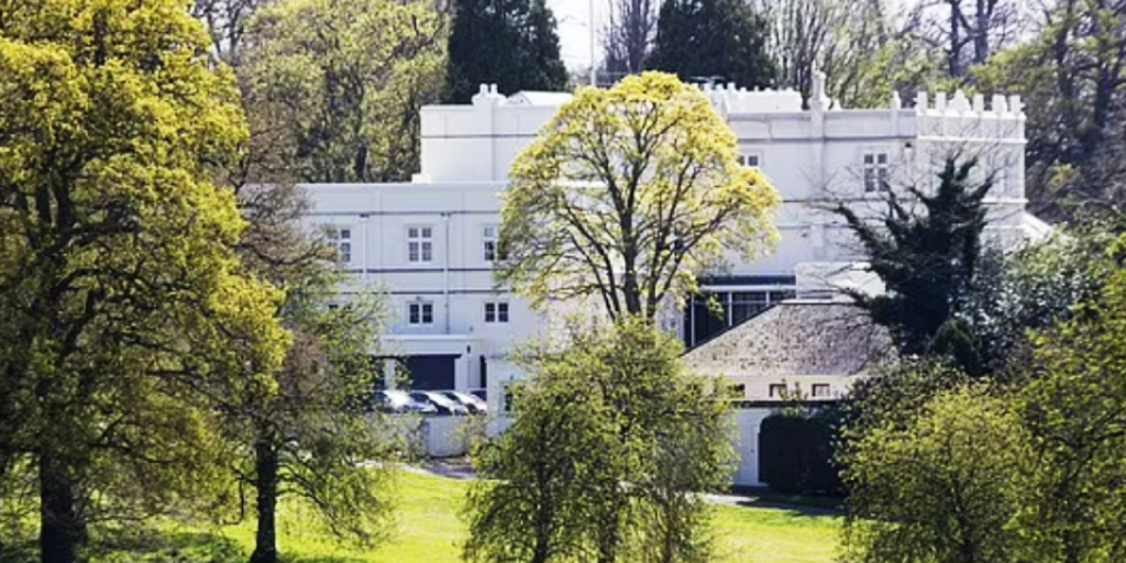 Королевская Ложа - дом принца Эндрю и Сары. Фото: Getty Images