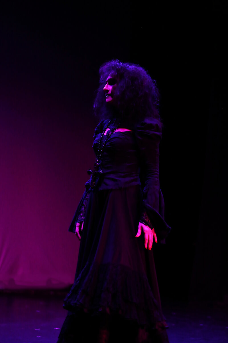 Танец в стиле gothic rock «Чёрные небеса» в исполнении Qvarta Roma на мероприятии Mix Drive Dance в рамках Фестиваля арабского танца AlkawnDance. Малый концертный зал ДК ЗИЛ, 19 февраля 2023 г.