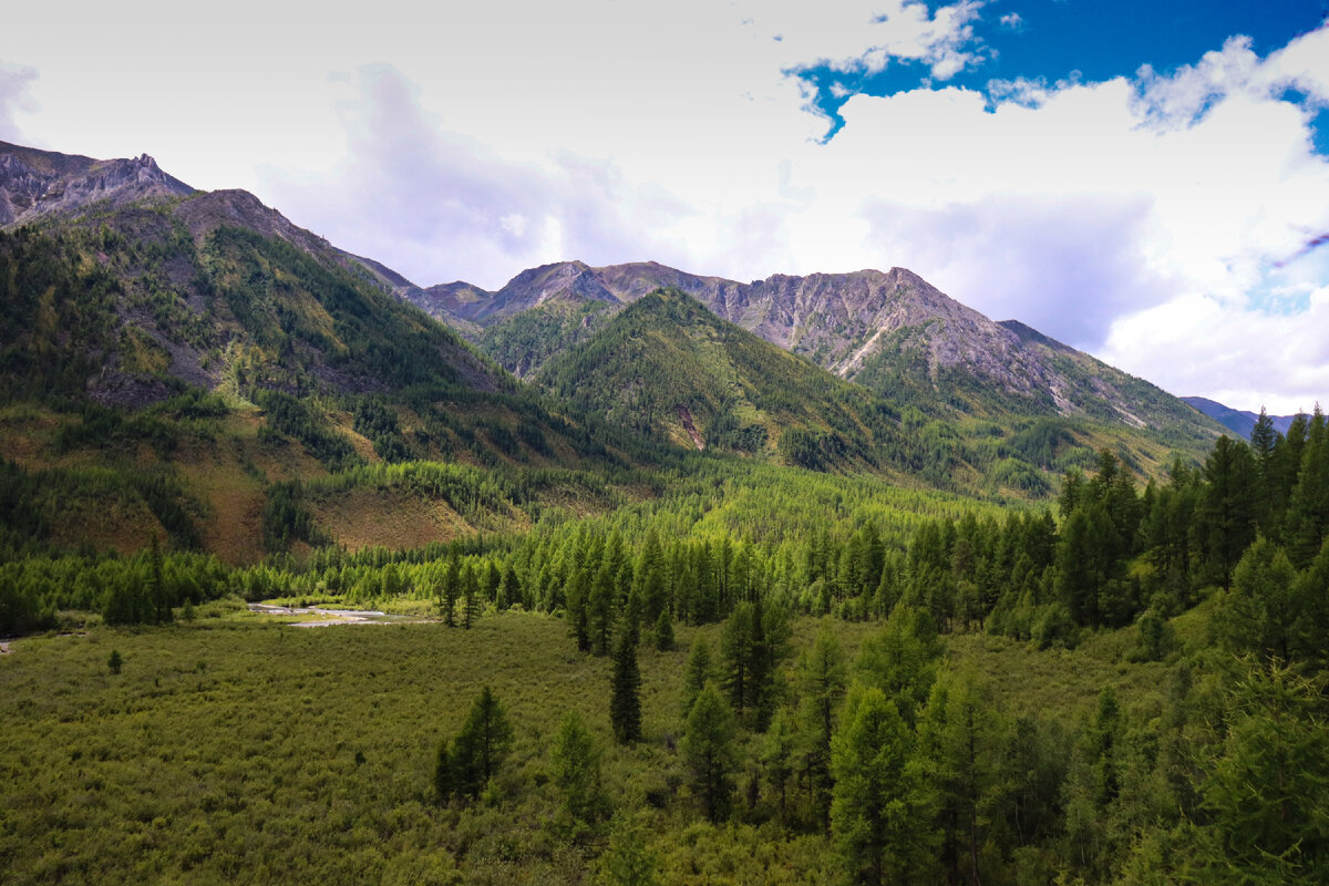 Вот такие необычные лоскутные горы.. 