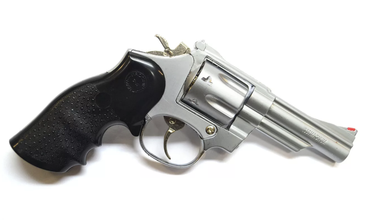 Револьвер. Револьвера Smith&Wesson m10. Смит и Вессон модель 29. Револьвер Смит и Вессон 29. Револьвер Smith Wesson model 29