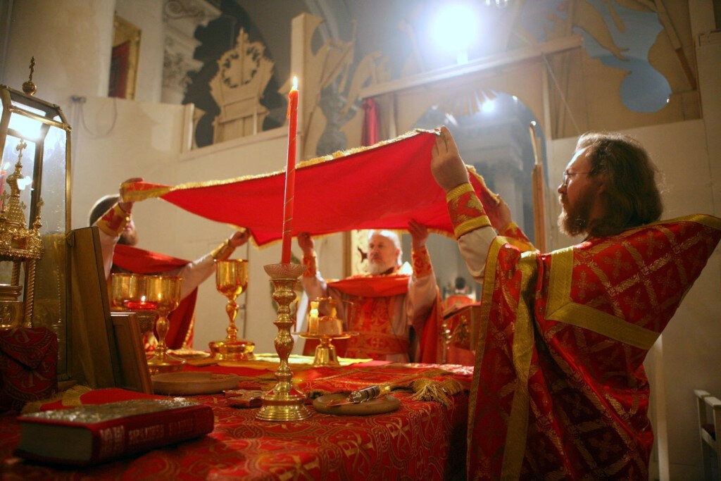 Жертвенник и алтарь Православие