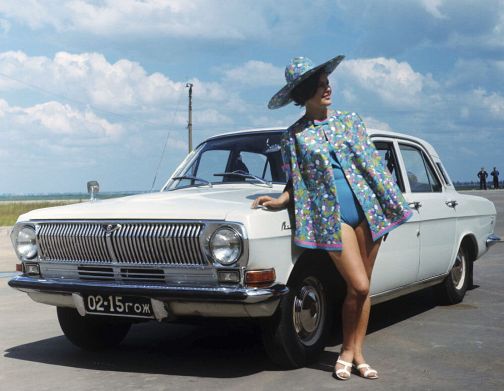Советские рекламные плакаты автомобилей