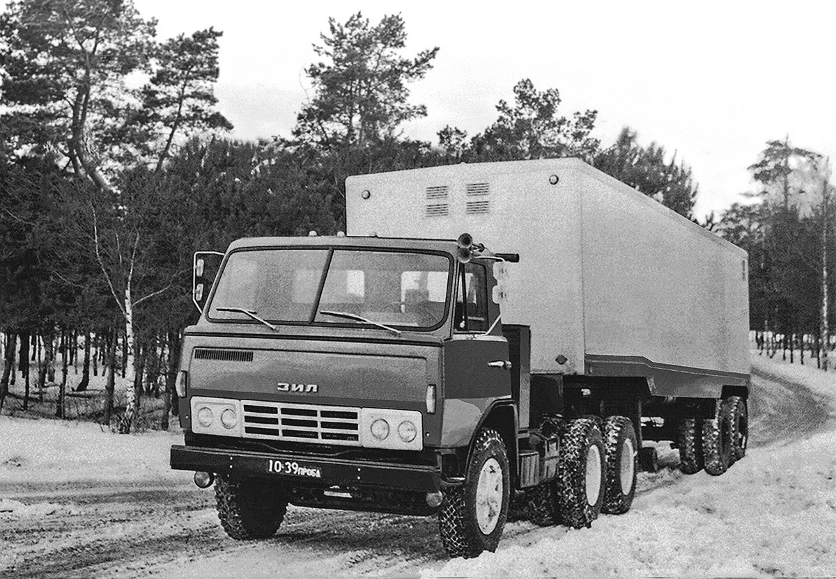 ЗИЛ-170, предтеча КАМАЗа (фото с сайта: https://5koleso.ru/avtopark/kamaz-50-let-po-glavnoj-doroge/)