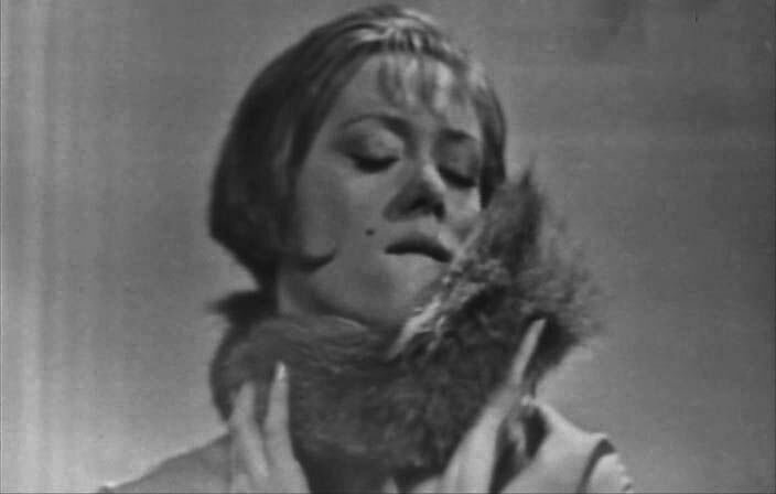 Скриншот из телеспектакля. Алиса Фрейндлих - Эллочка