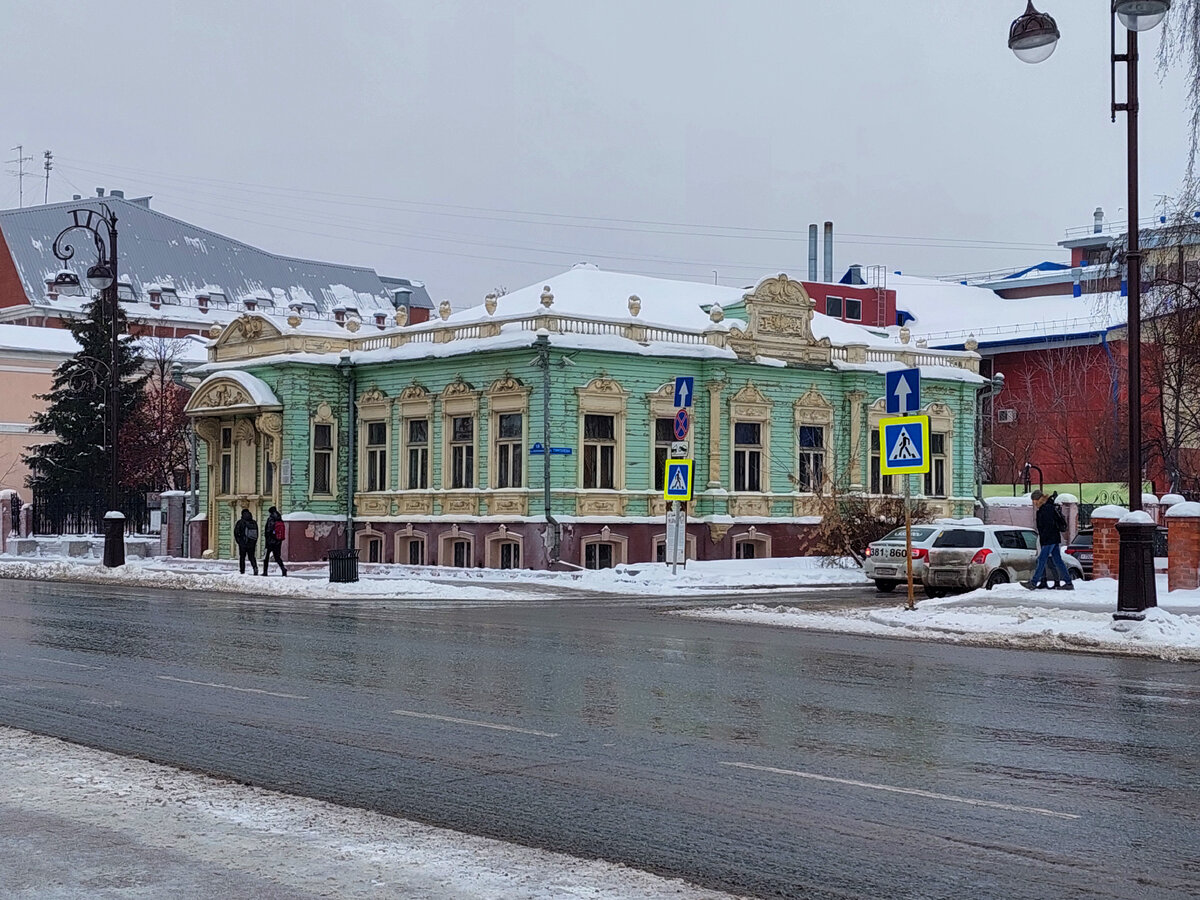 Старинный дом в Тюмени, по улице Республики, 20. Фото автора