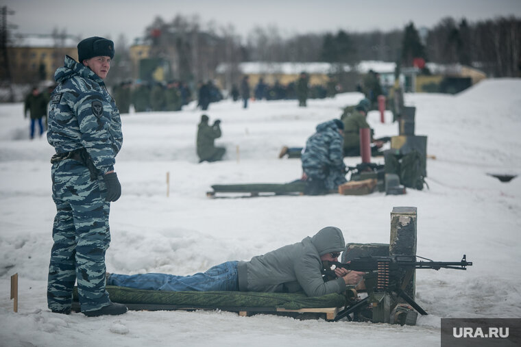    Курс боевой подготовки занимает три дня