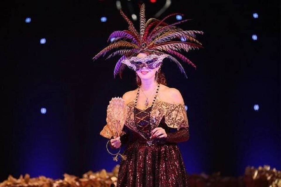     В праздничном концерте прима театра исполнит знаменитые арии и дуэты из классических оперетт, яркие музыкальные номера из мюзиклов и шоу-программы «Огни большого города». Фото: nsk.kassy.ru