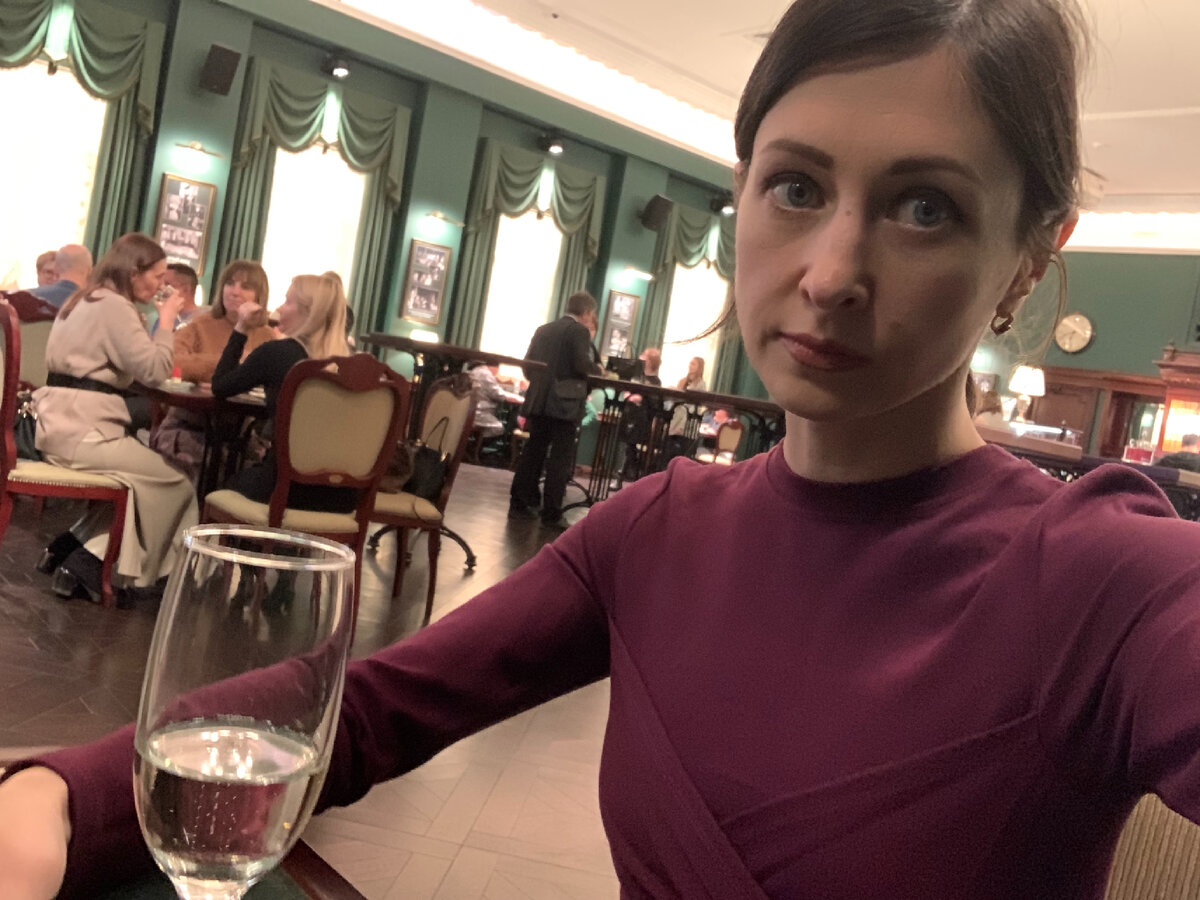 Шампанского налили и паспорт не спросили:)