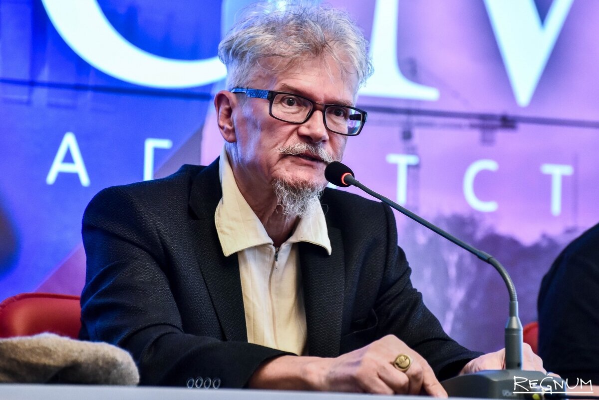    Эдуард Лимонов Дарья Антонова © ИА REGNUM