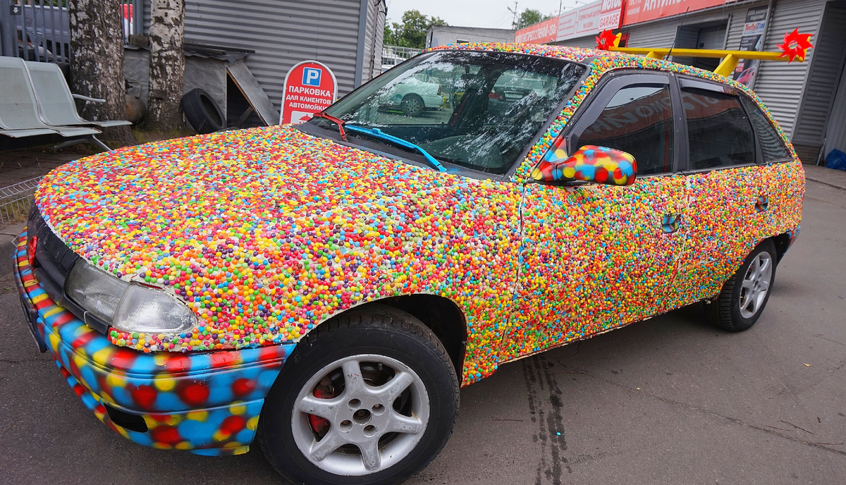 Машина в конфетах 