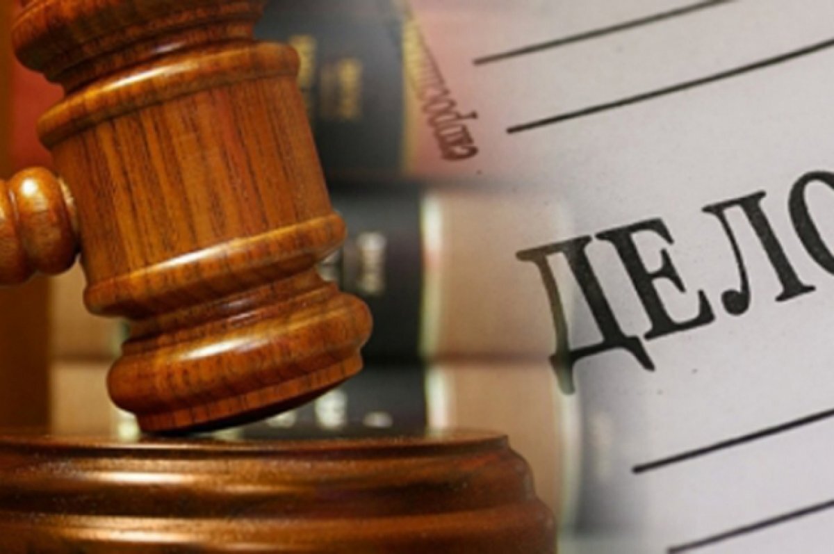    В бассейне инструктор закрыла 7-летнего ребенка в металлическом шкафу